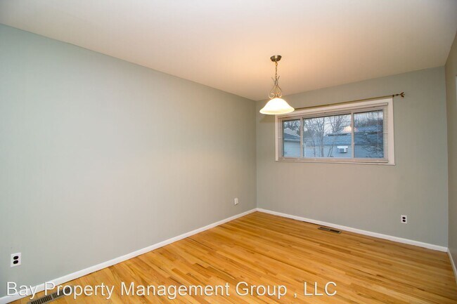 Building Photo - 3 br, 1.5 bath House - 609 Lacewood Drive