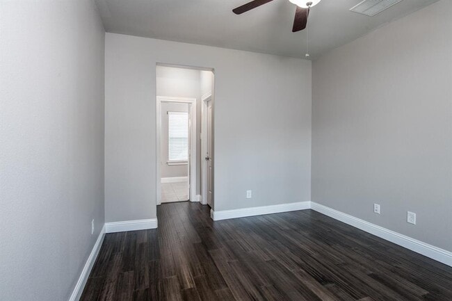 Building Photo - 1705 Pine Plains Dr