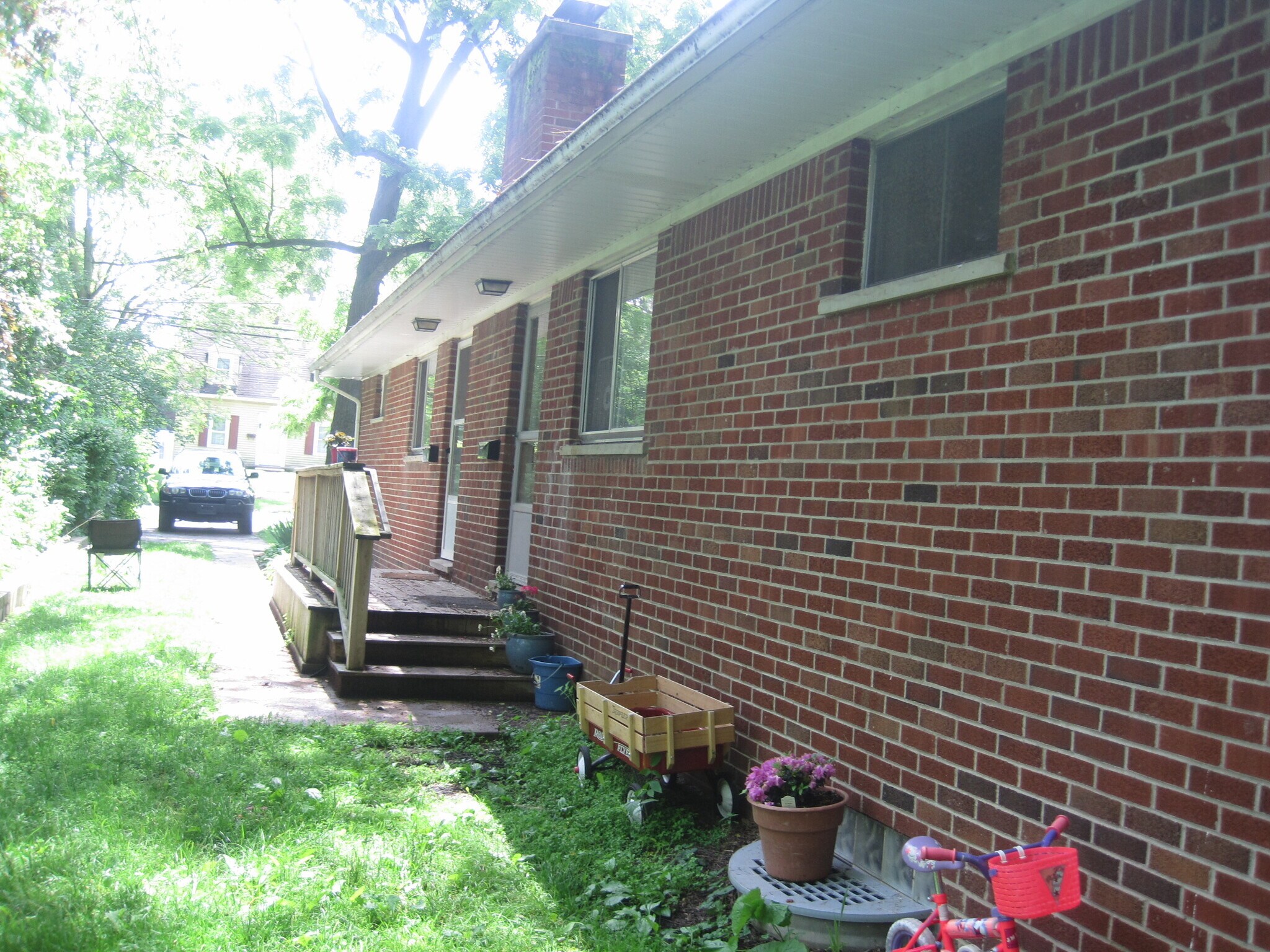 Building Photo - 2010 Dexter Ave