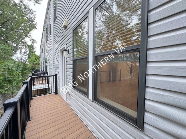 Building Photo - 1021 S Taylor Ct