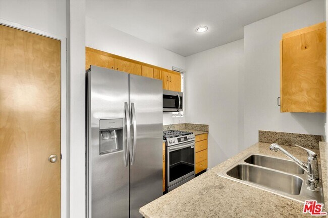 Building Photo - 11960 Iowa Ave