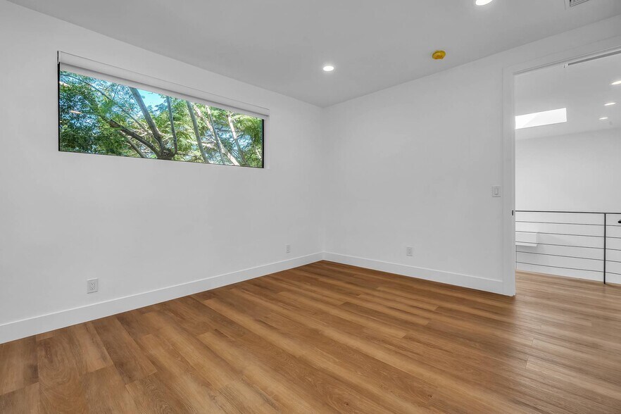 Building Photo - 1531 Wellesley Ave