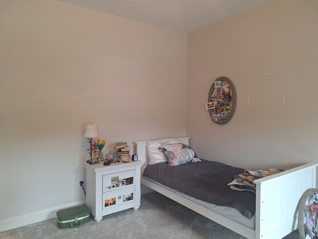 Building Photo - Beautify Brick 3 yr old Build in West Knoxville. No pets.