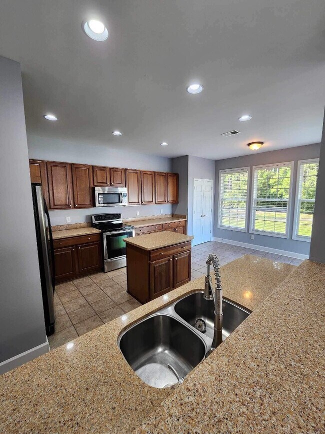 Building Photo - 3400 Picket Fence Ln