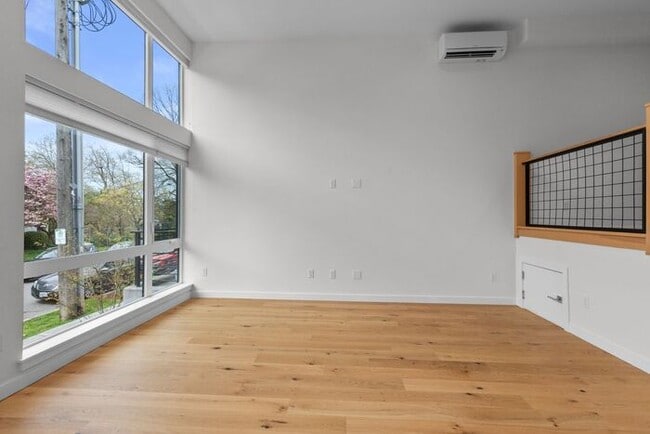 Building Photo - ULTRA-MODERN Townhome w/AC and Views in the Heart of Eastlake!
