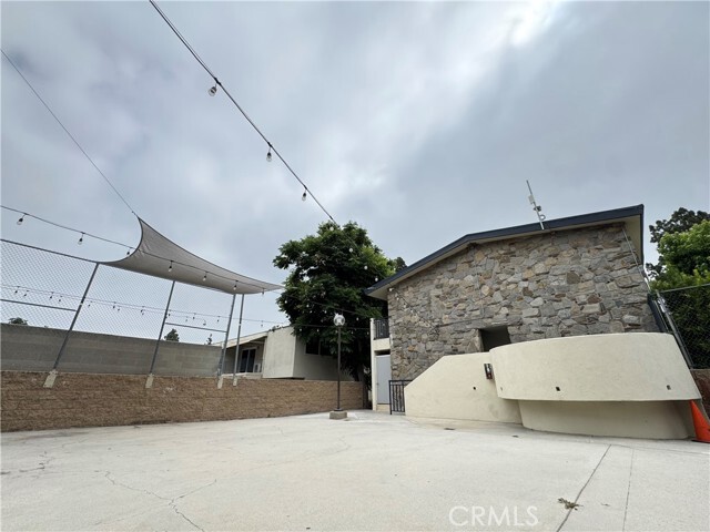 Building Photo - 251 N Oakland Ave