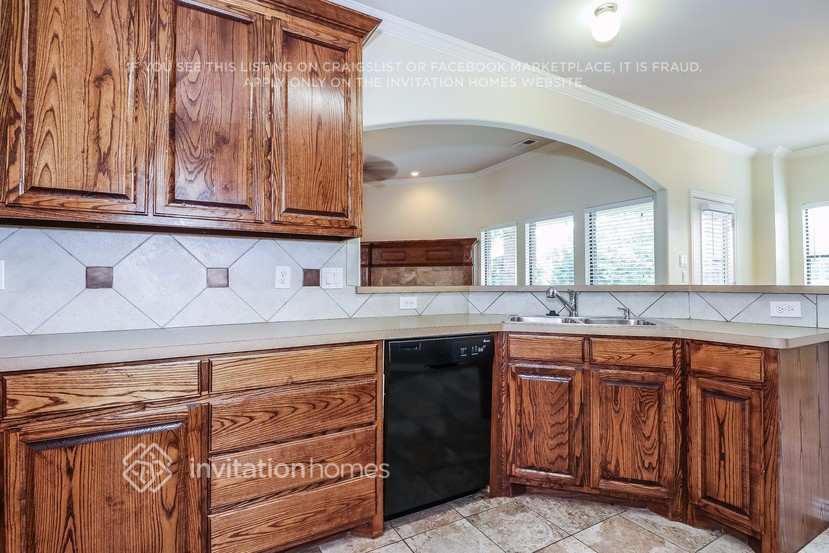 Building Photo - 529 Meadow Hill Dr