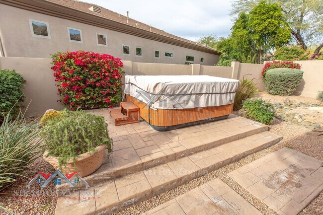 Building Photo - 9562 E Cavalry Dr