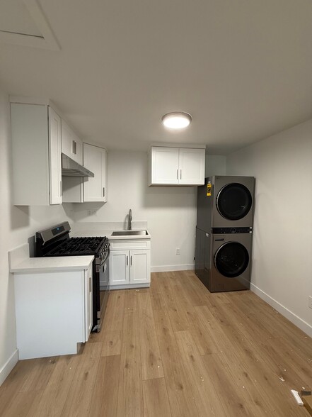 Building Photo - 8056 Darby Pl