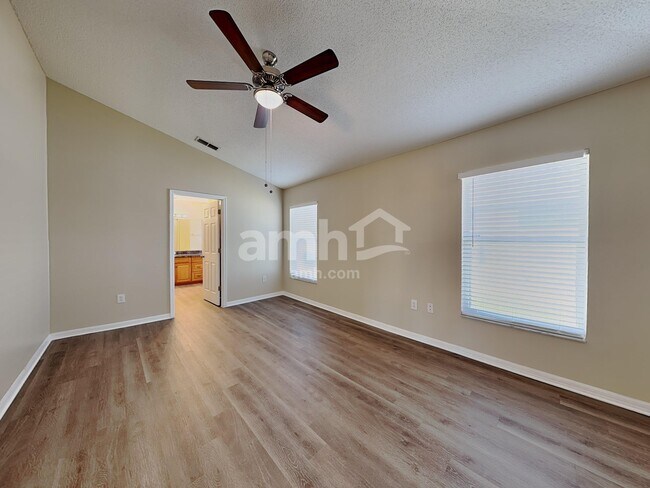 Building Photo - 214 Strada Dr