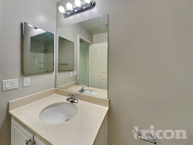 Building Photo - 129 Snow Dome Ave