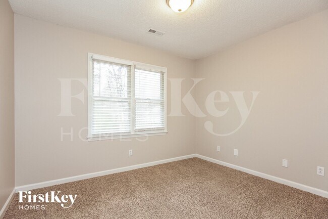 Building Photo - 11009 S Ford Rd