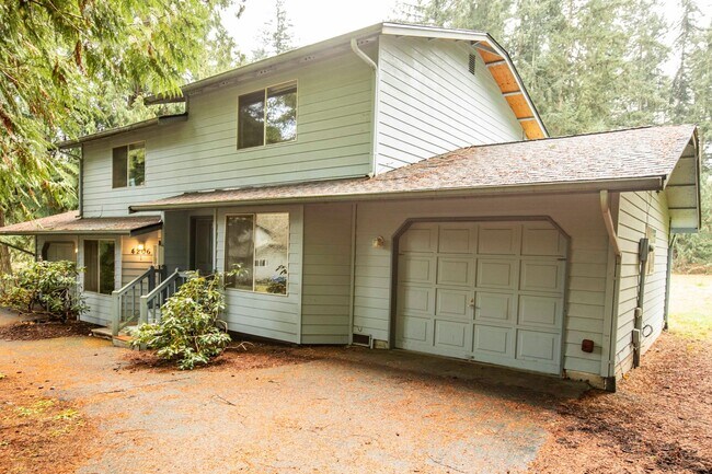 Building Photo - Cute Two Bedroom and Two Bath Townhome Located Just Minutes from the Clinton Ferry!