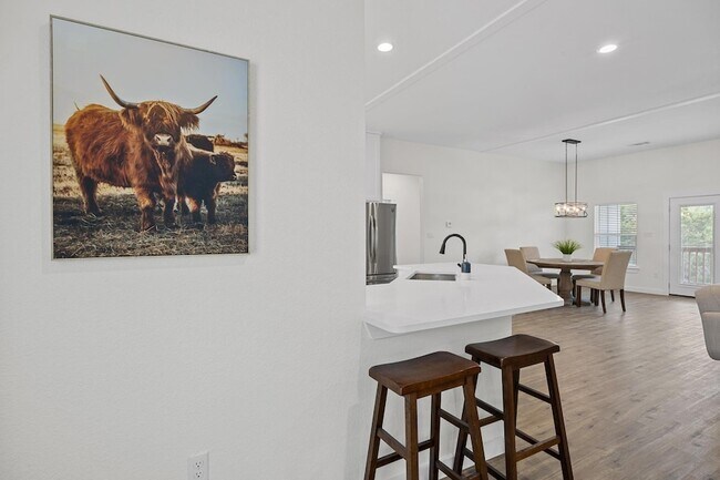 Building Photo - 17701 Village Dr