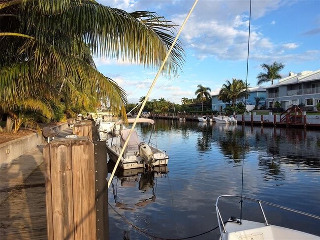 Building Photo - 4500 N Federal Hwy