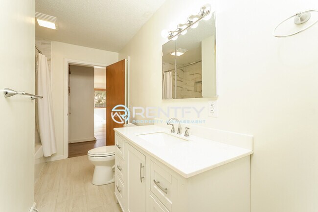 Building Photo - 260 Stewart Rd SE