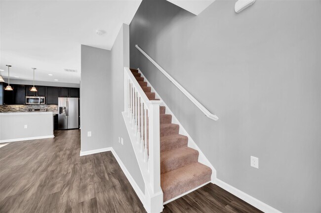Building Photo - 1652 Halesworth Ln