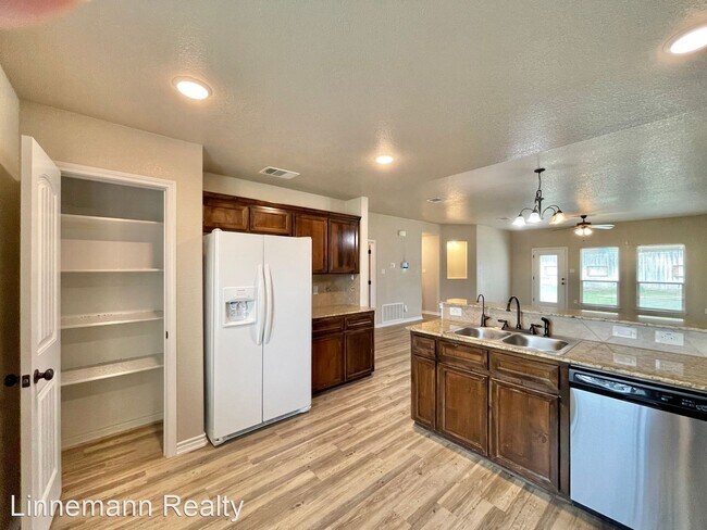 Building Photo - 4 br, 2 bath House - 3512 Moline Circle