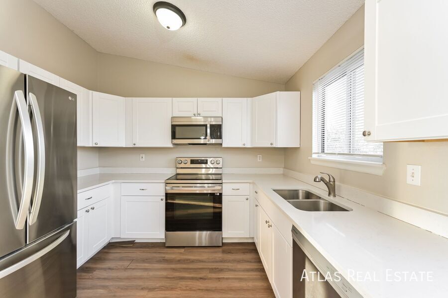 Building Photo - 19115 E Milan Cir