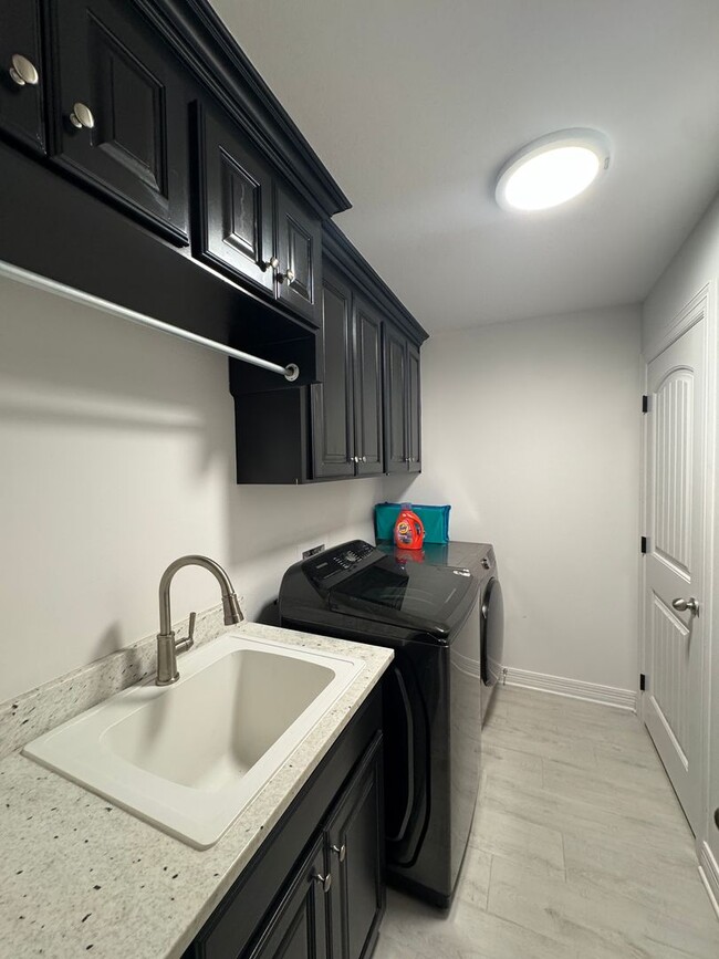 Building Photo - Rental Property