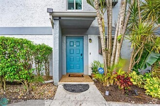 Building Photo - 2753 S Oakland Forest Dr