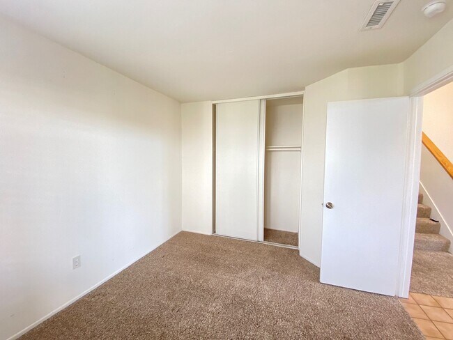 Building Photo - Great family home on a cul-de-sac