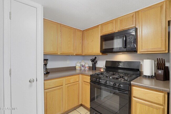 Building Photo - 240 Summerbrooke Ct