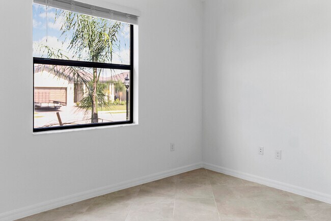 Building Photo - 14848 Portico Blvd