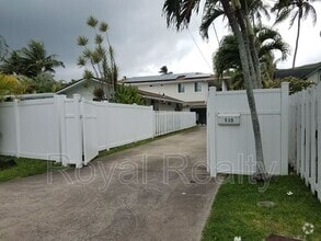 Building Photo - 935 Kaipii St