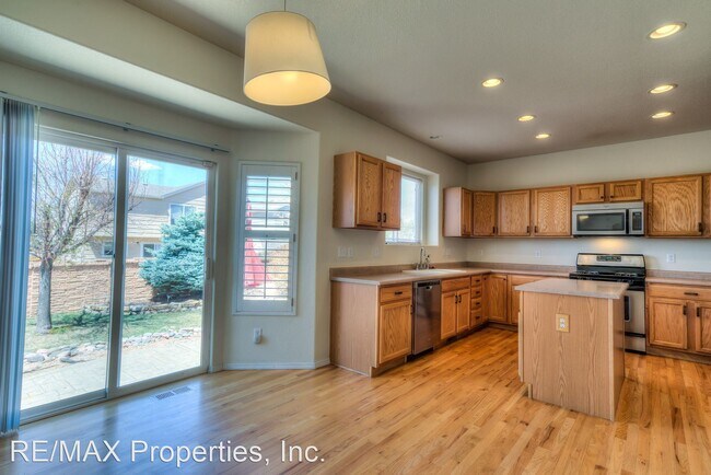 Building Photo - 4 br, 3.5 bath House - 5802 Pioneer Mesa D...