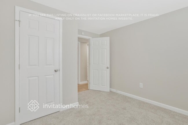 Building Photo - 544 Oakside Dr SW