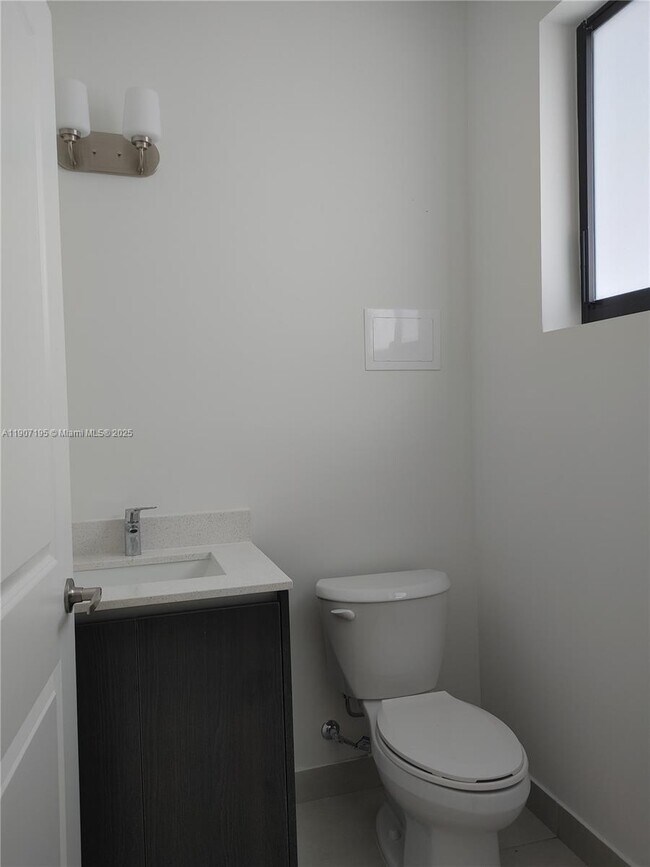 Building Photo - 34468 SW 191st Ct