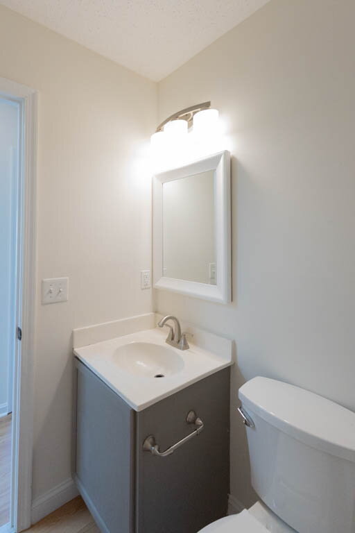 Building Photo - Lovely Townhome in Stone River