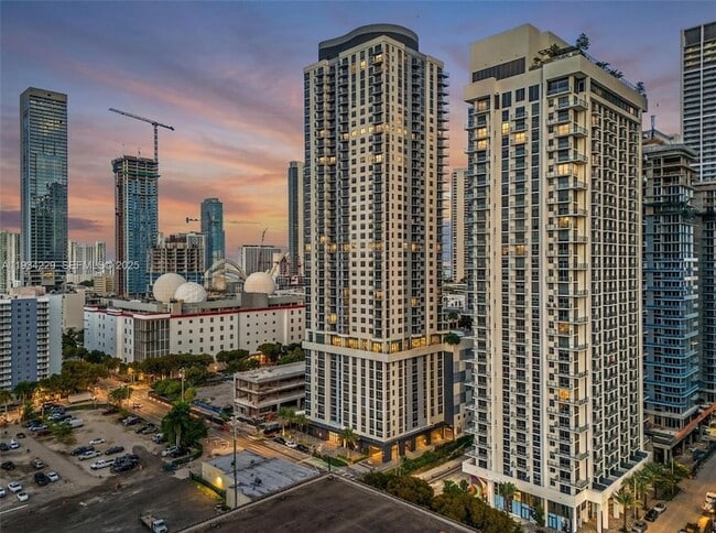 Building Photo - 11 NE 6th St