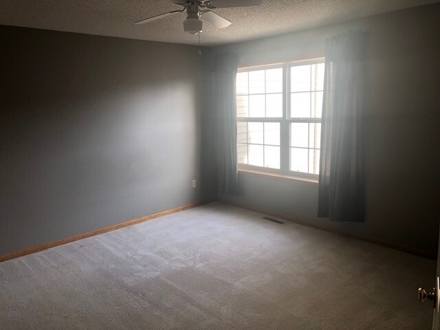 Building Photo - 1939 Bluestem Ln