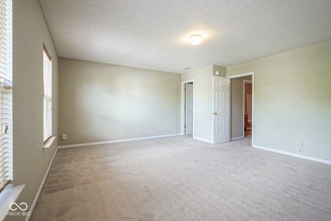 Building Photo - 10155 Holly Berry Cir