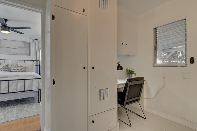 Building Photo - 444 N Shattuck Pl