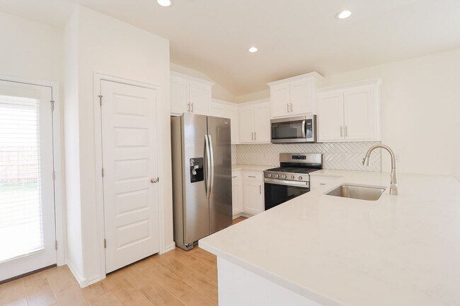 Building Photo - 3 Bed | 2 Bath in Owasso!