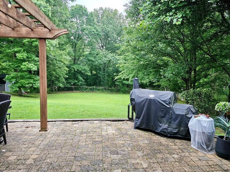 Building Photo - 375 Amber Leaf Dr
