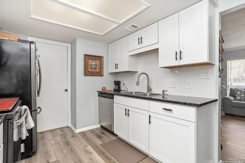 Building Photo - 16514 Springhill Dr