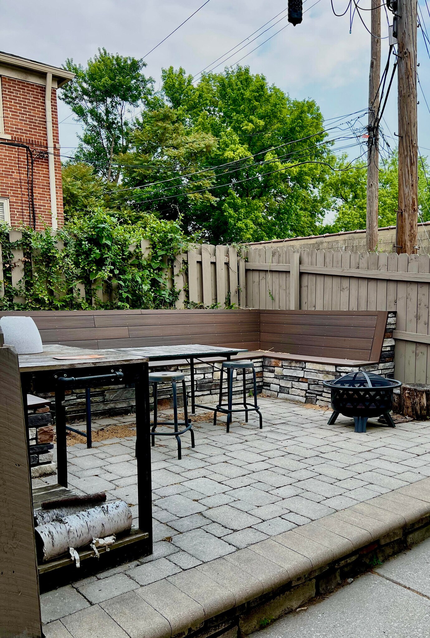 Private paver patio space - 1797 Northwest Blvd