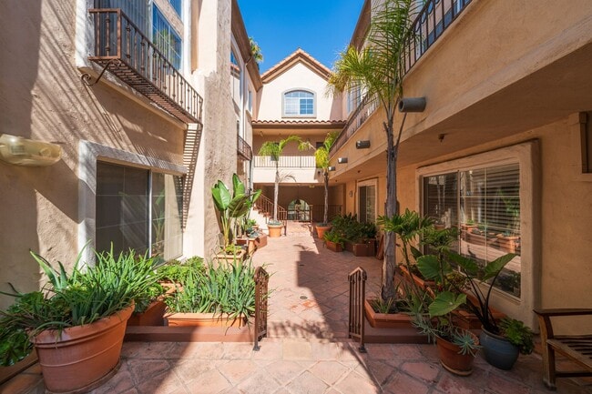 Building Photo - Beautiful Westchester Condominium Rental