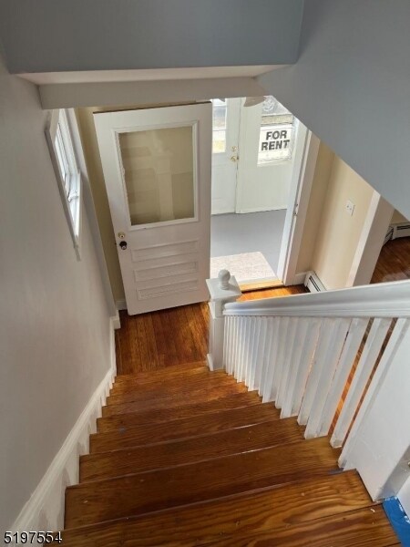 Building Photo - 947 Grove St