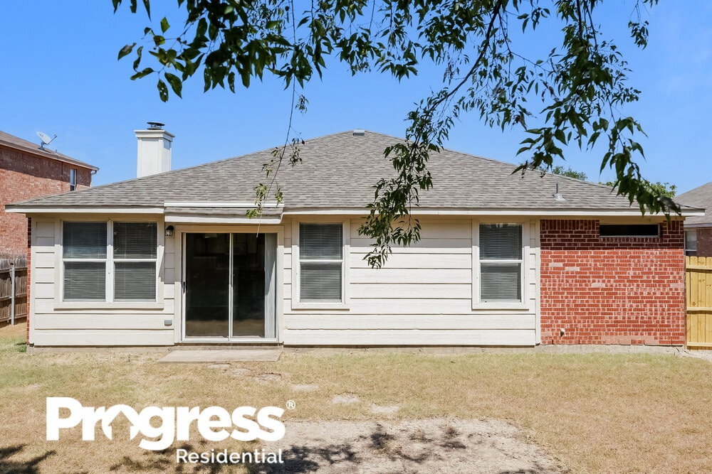 Building Photo - 1519 Columbia Dr