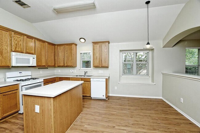 Building Photo - 104 Windmill Cir