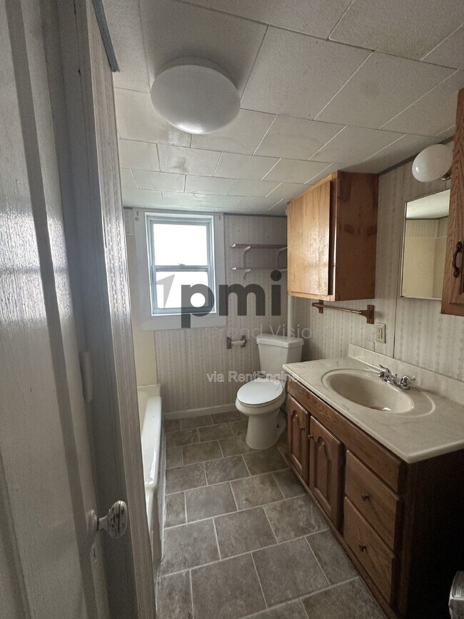 Building Photo - 2808 Champaign Ave