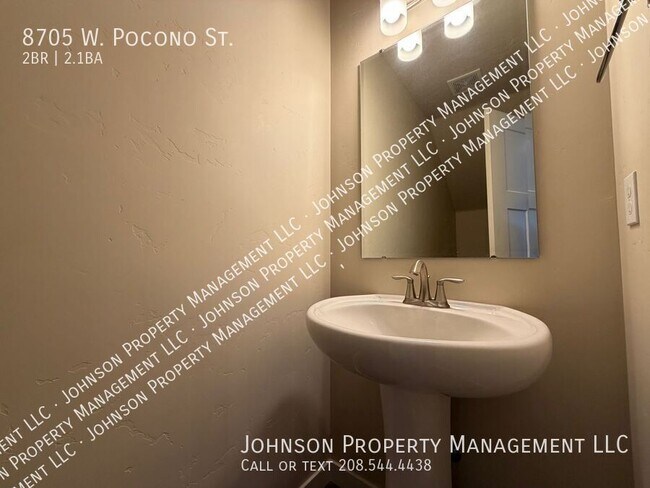 Building Photo - 8705 W Pocono St