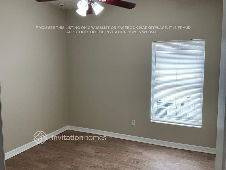 Building Photo - 26012 Singing Lark Ct