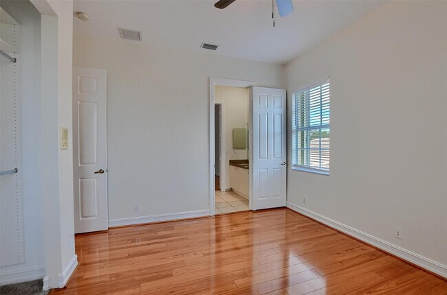 Building Photo - 8290 NW 105th Ln