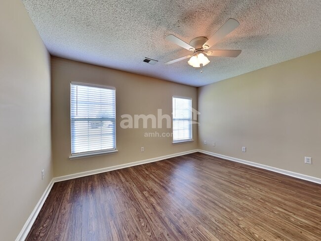 Building Photo - 89 Dovetail Cir